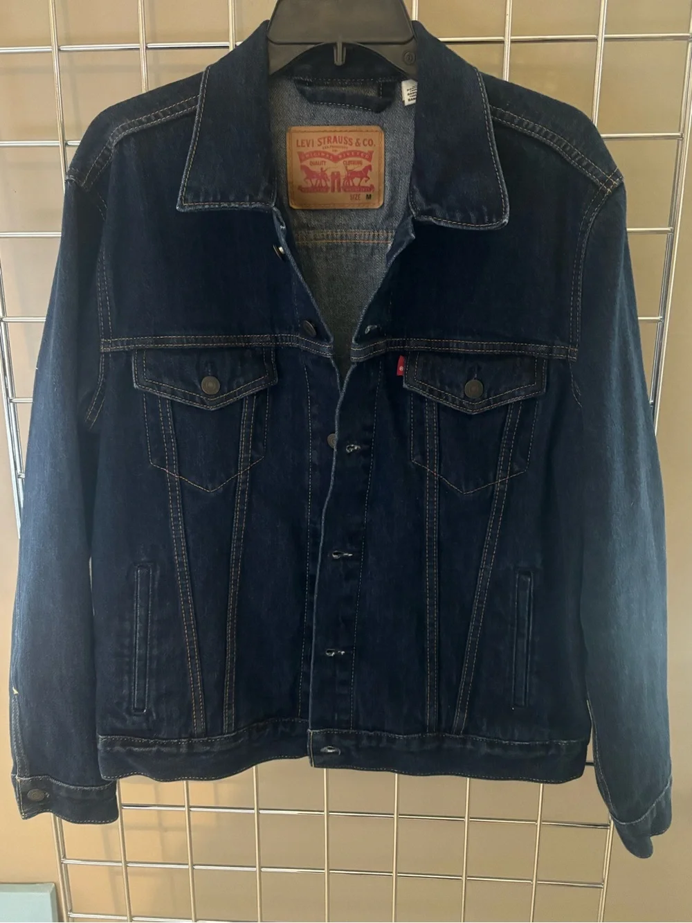 NWOT Levi's Men's Dark Blue Denim Trucker Jacket Sz M